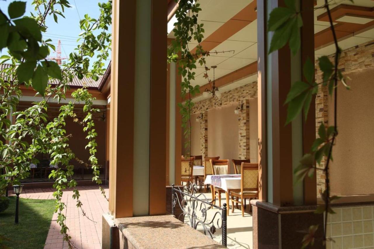 Grand Nur Hotel Tasjkent Buitenkant foto