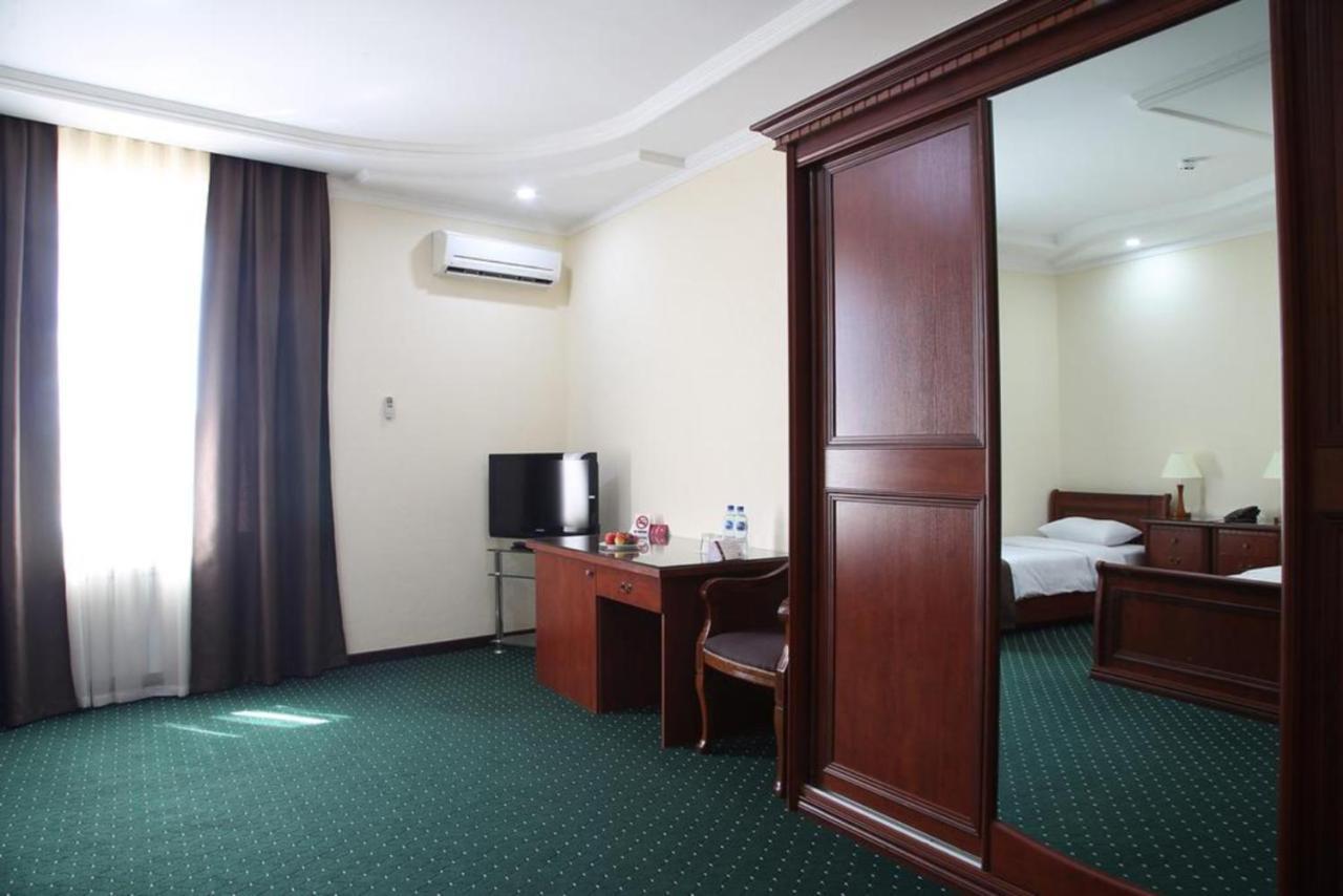 Grand Nur Hotel Tasjkent Buitenkant foto