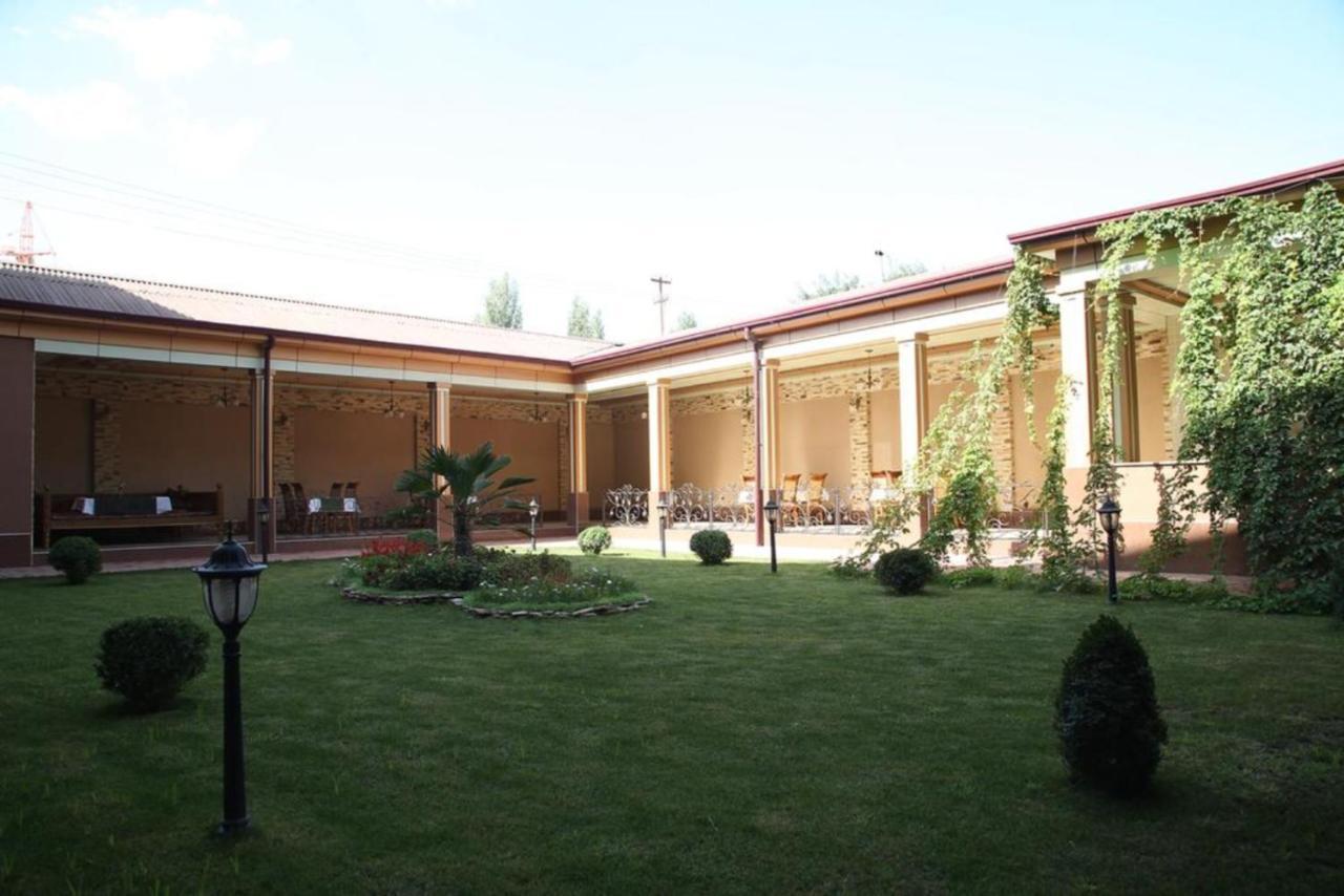 Grand Nur Hotel Tasjkent Buitenkant foto