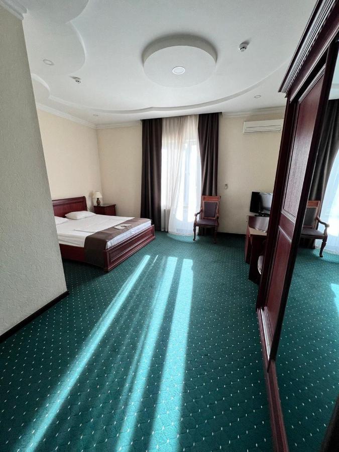 Grand Nur Hotel Tasjkent Buitenkant foto